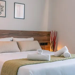 https://brand-new-suites-in-city-center.rethymnohotels.net