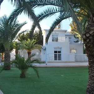 https://flisvos-beach-apartments.protaras-cy-hotels.com