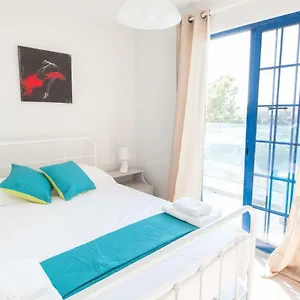 https://must-stay-evripidou-holiday-flats.larnacahotels.org